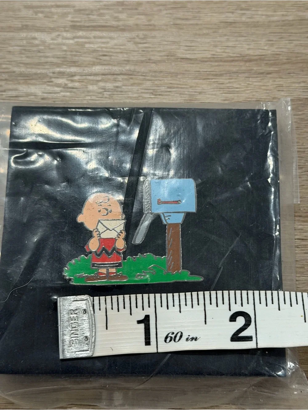 CHARLIE BROWN LAPEL PIN ~ Willabee & Ward PEANUTS COLLECTION ~ Letter at Mailbox